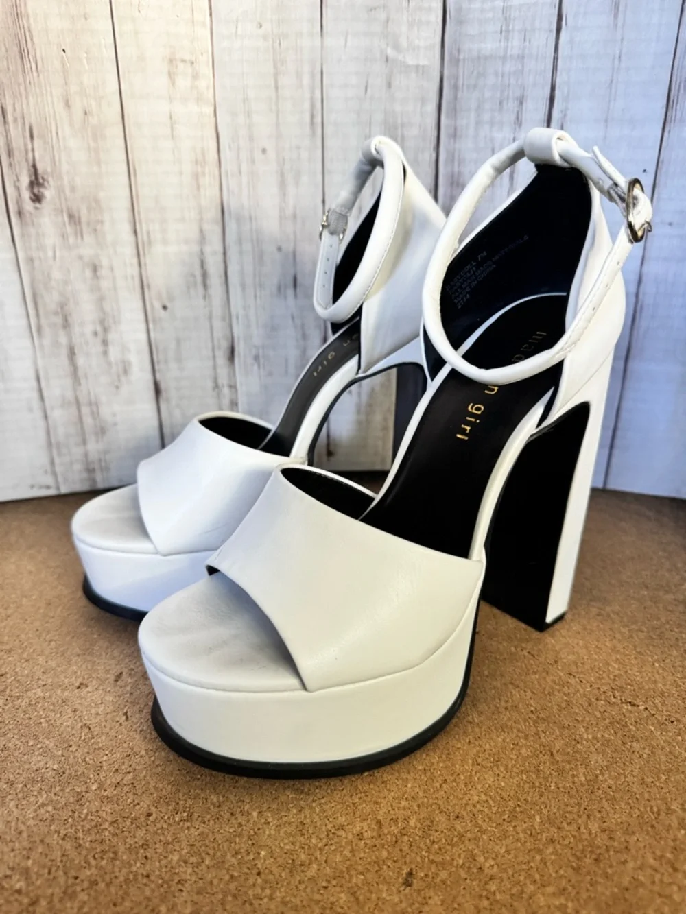 Steve Madden White Platform 7M Ankle-Strap Heels Pumps White